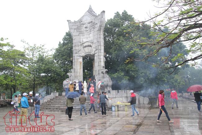 Du lịch bội thu mùa Tết Nguyên đán, các điểm đến tâm linh bắt đầu đông khách ảnh 2